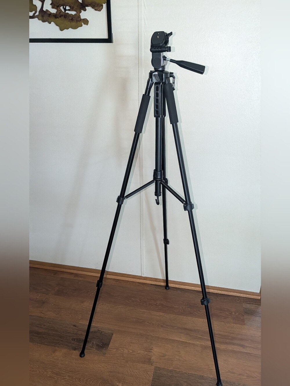 Xit Tripod Lightweight Camera with 3-Way Pan Head With Storage Bag Black VGC